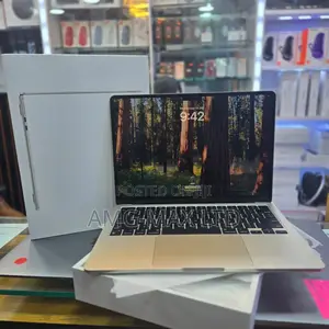 New Laptop Apple MacBook Air 2025 M4 13-Inch 16GB Apple M4 SSD 256GB