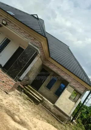 3bdrm Bungalow in Ughoton Behind Warri for sale