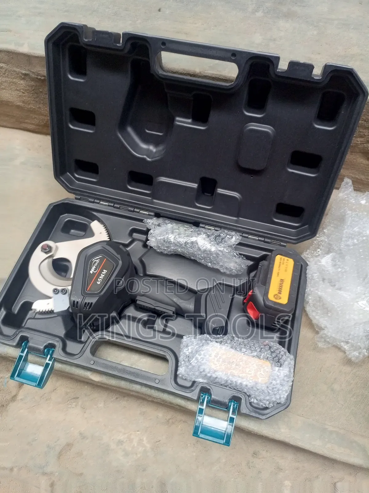 Cordless Cable Cutter Machine
