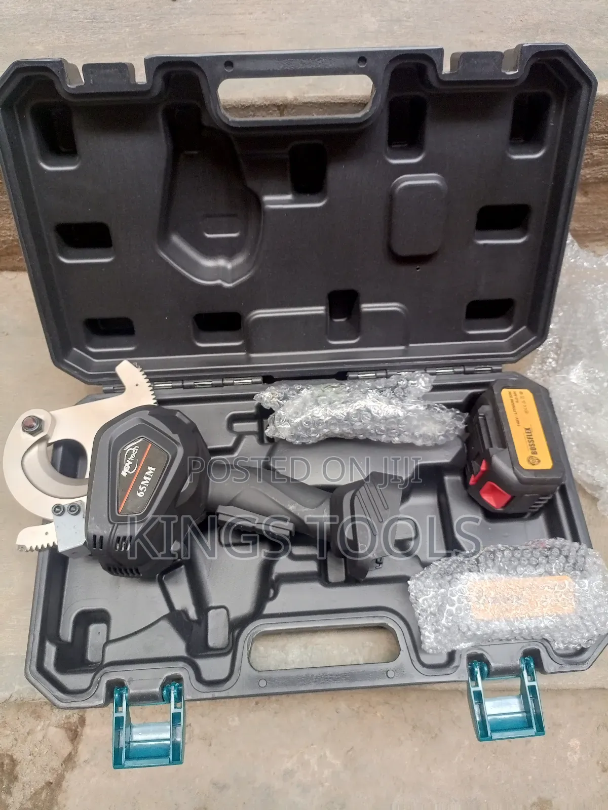 Cordless Cable Cutter Machine