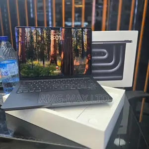 Laptop Apple MacBook Pro 2024 M3 8GB Apple M3 SSD 512GB