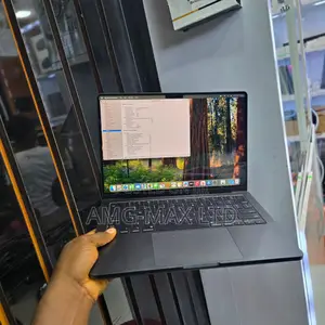 Laptop Apple MacBook Pro 2024 M3 8GB Apple M3 SSD 512GB