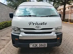 Toyota HiAce 2017 White