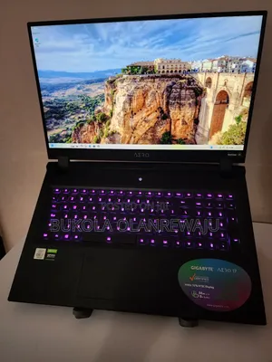 Laptop Gigabyte AORUS 17G 32GB Intel Core I7 SSD 1T