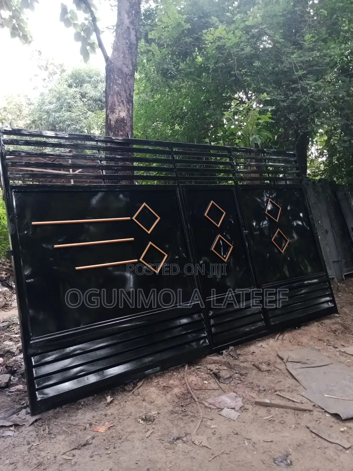 Fineless Iron Gate