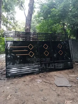 Fineless Iron Gate
