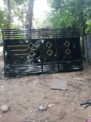 Fineless Iron Gate