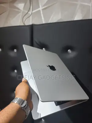 Laptop Apple MacBook Pro 2023 M3 14-inch 8GB Apple M3 SSD 512GB