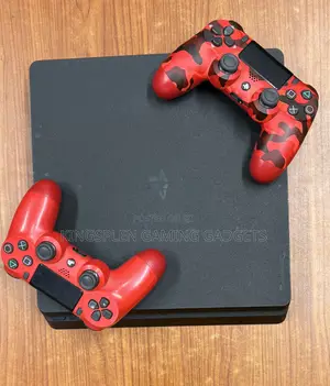 Playstation 4 Slim Disc Version 2 Pads and Games Inside
