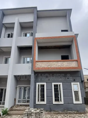 4bdrm Townhouse/Terrace in Cirool Estate, Galadimawa for sale