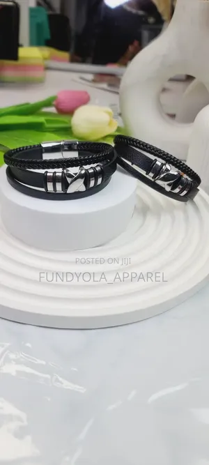 Quality Leather Star Magnetic Bracelet