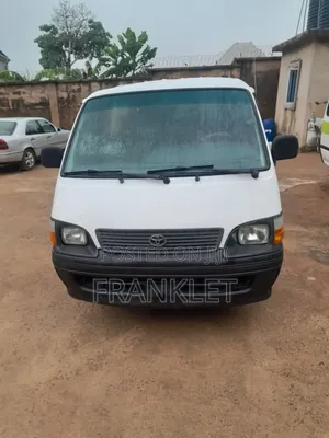 Toyota HiAce 2004 White