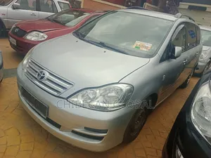 Toyota Avensis Verso 2.0 Petrol 2008 Silver
