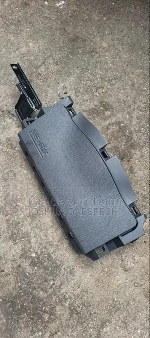 Hyundai Santa Fe, Driver Knee Airbag 2014-2017