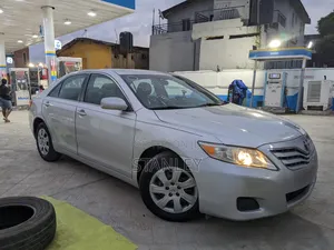 Toyota Camry LE 4dr Sedan (2.5L 4cyl 6A) 2011 Silver
