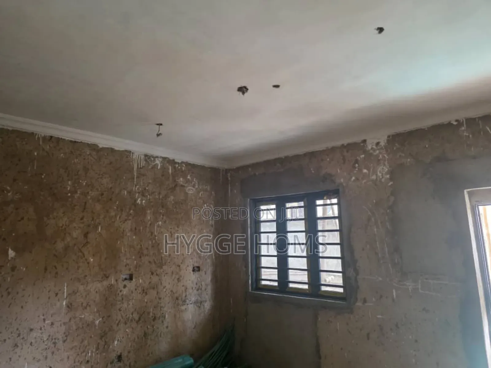 4bdrm Townhouse/Terrace in Ogba Gra