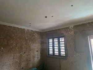 4bdrm Townhouse/Terrace in Ogba Gra
