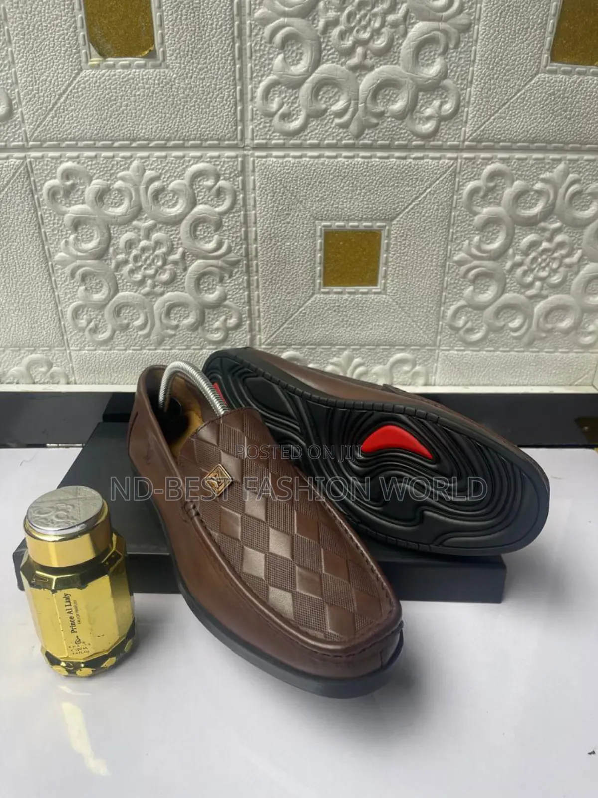 Black Ferragamo Flat Shoes