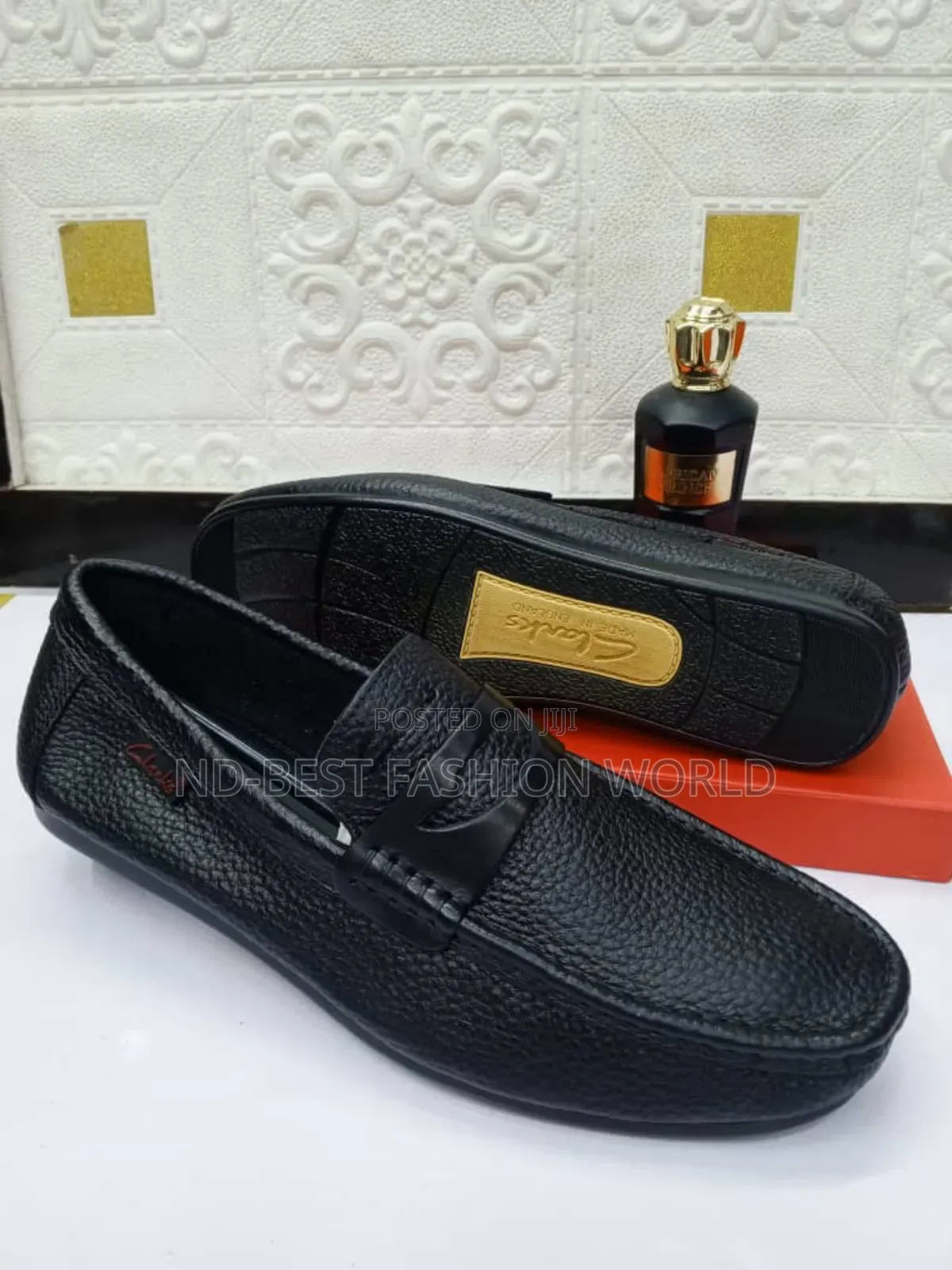 Black Leather Flat Shoes