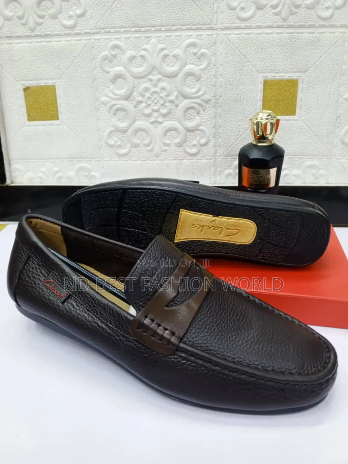 Black Leather Flat Shoes