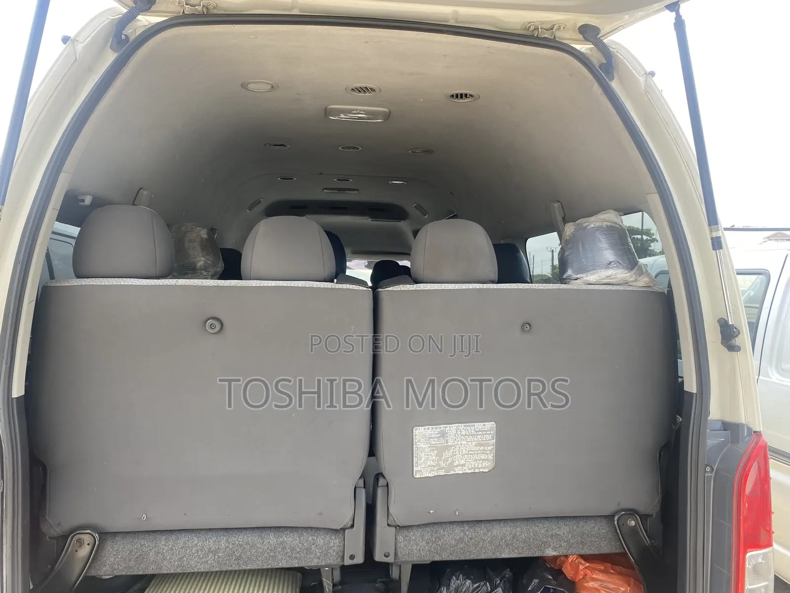 Toyota HiAce 2015 White