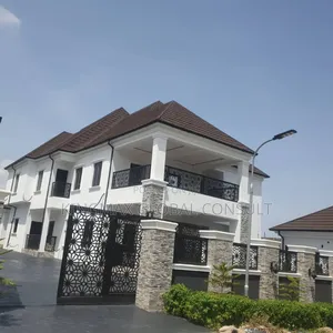 4bdrm Mansion in Along Von Road Lugbe for sale