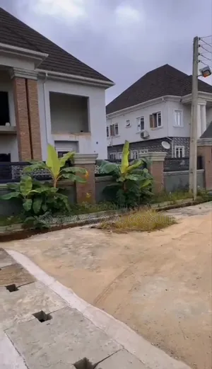 5bdrm Duplex in Lugbe Abuja for sale