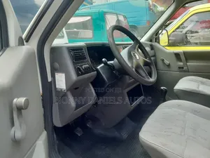 Volkswagen Transporter 2004 White