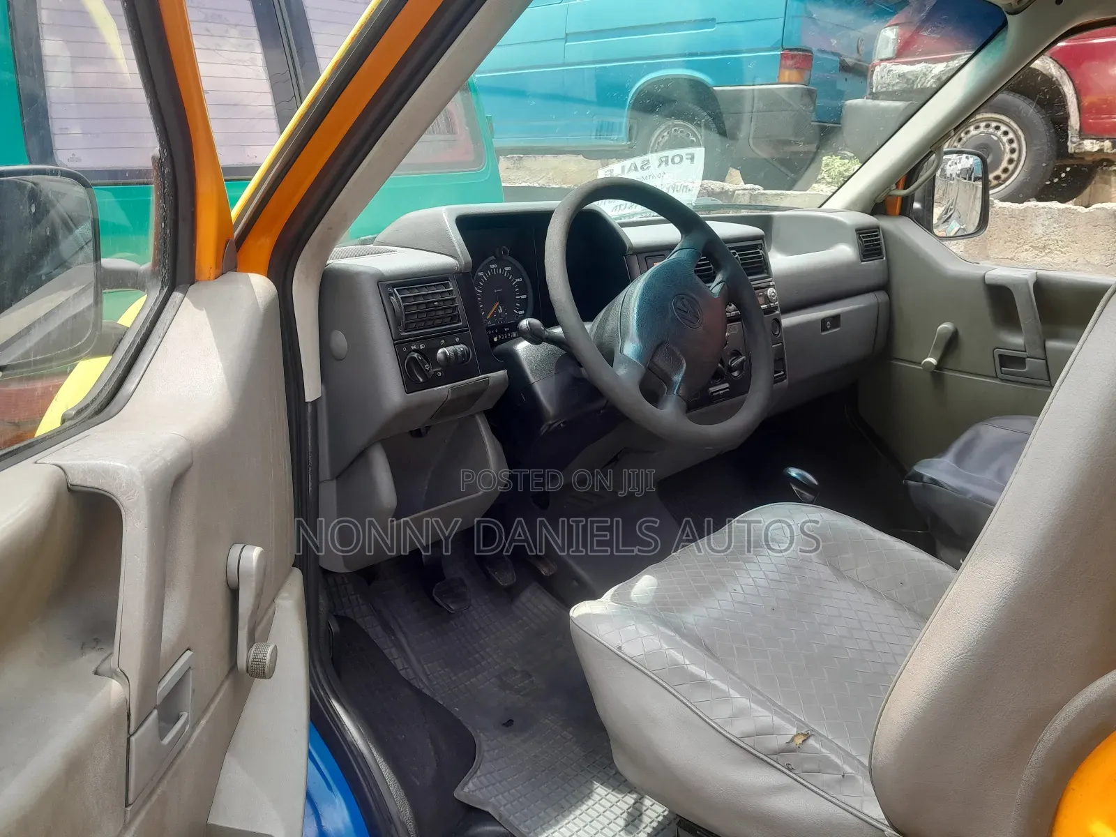 Volkswagen Transporter 2004 Yellow