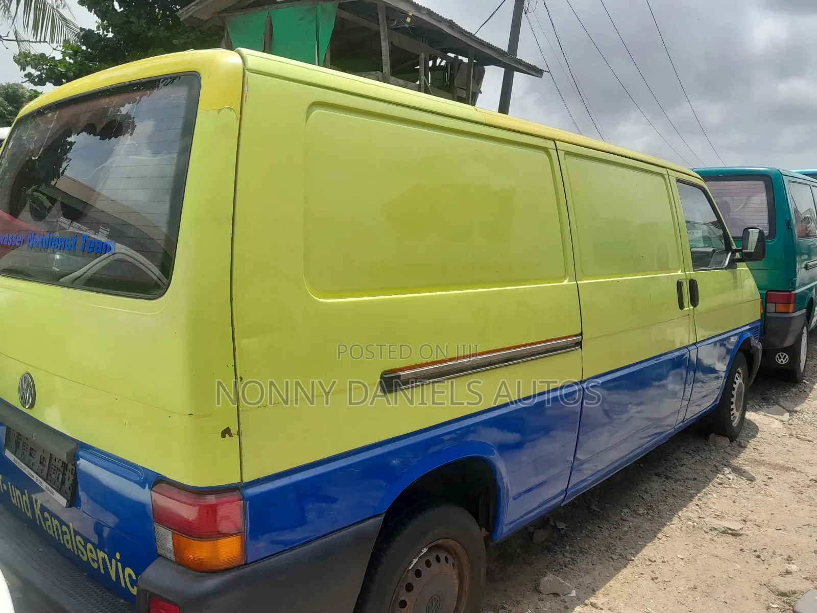 Volkswagen Transporter 2004 Yellow