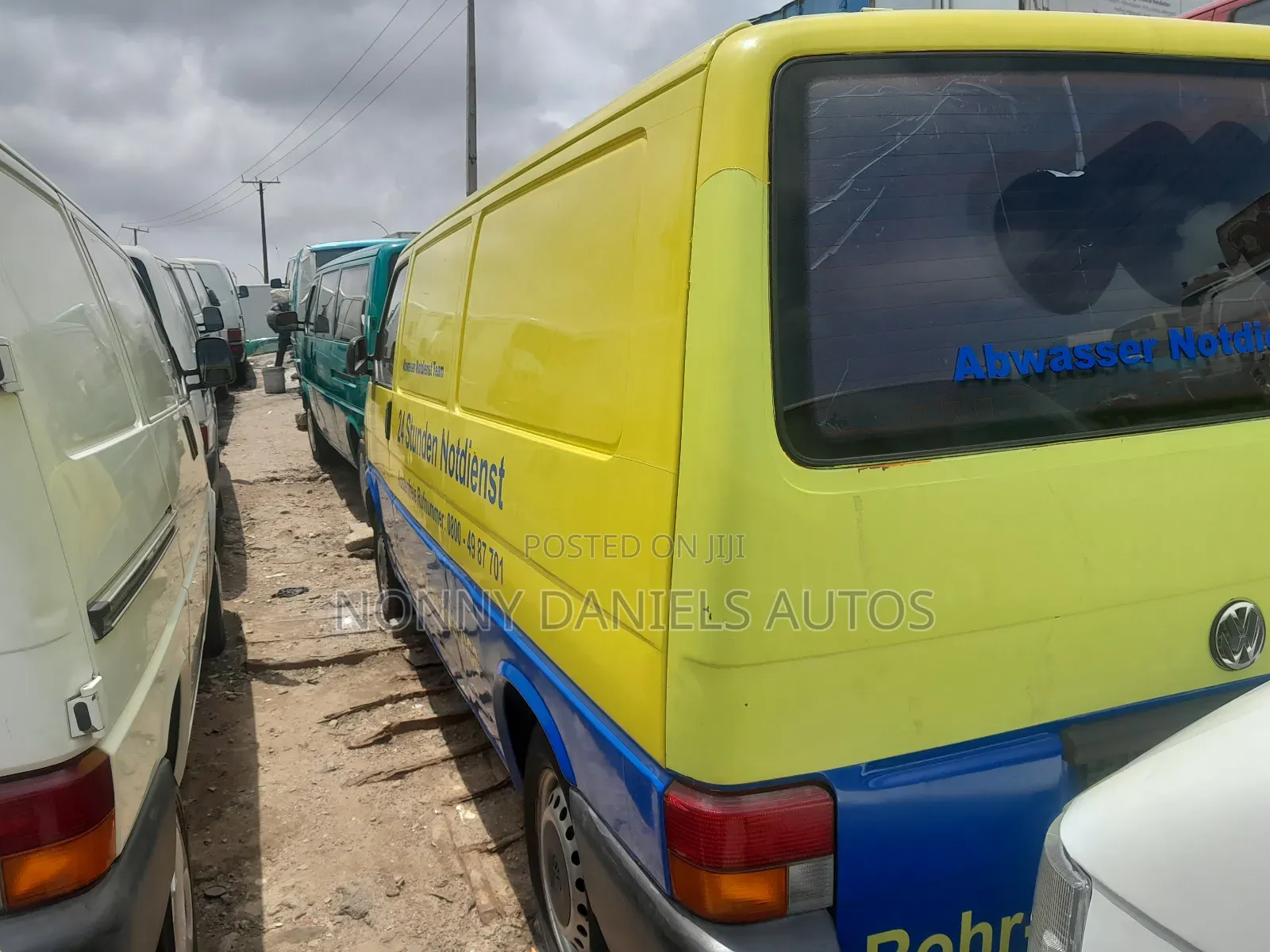 Volkswagen Transporter 2004 Yellow