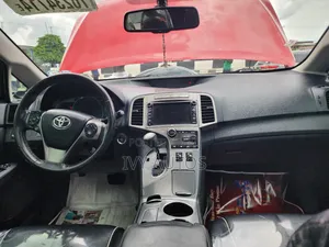 Toyota Venza Limited 4dr Wagon AWD (3.5L 6cyl 6A) 2014 Red