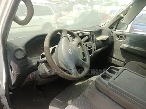 Nissan Caravan (Urvan) 2010 White