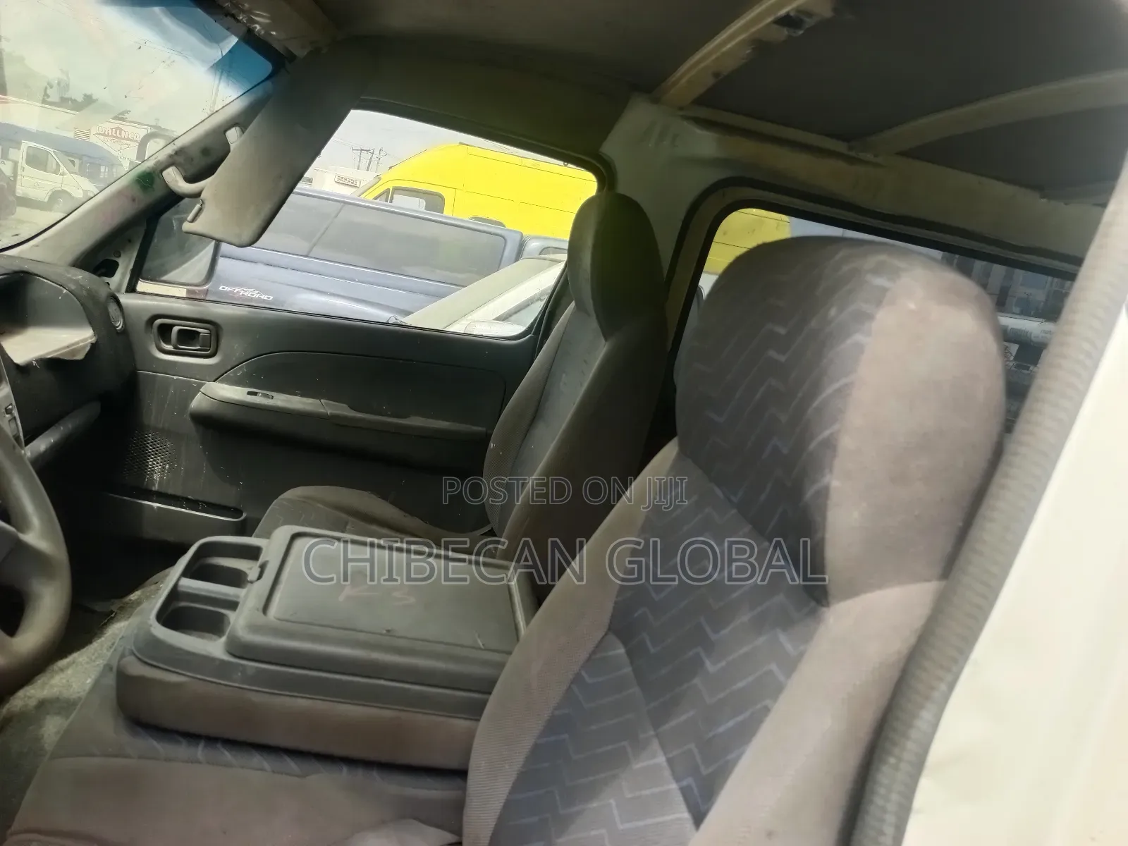 Nissan Caravan (Urvan) 2010 White