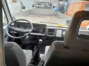 Volkswagen LT 2000 White