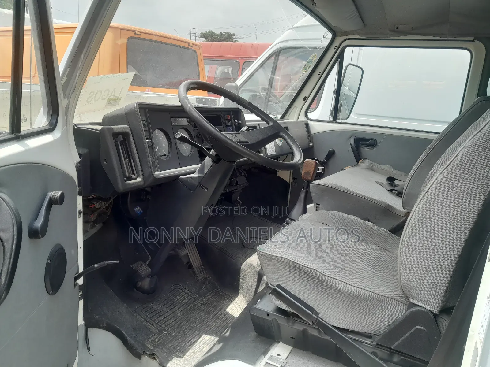 Volkswagen LT 2000 White