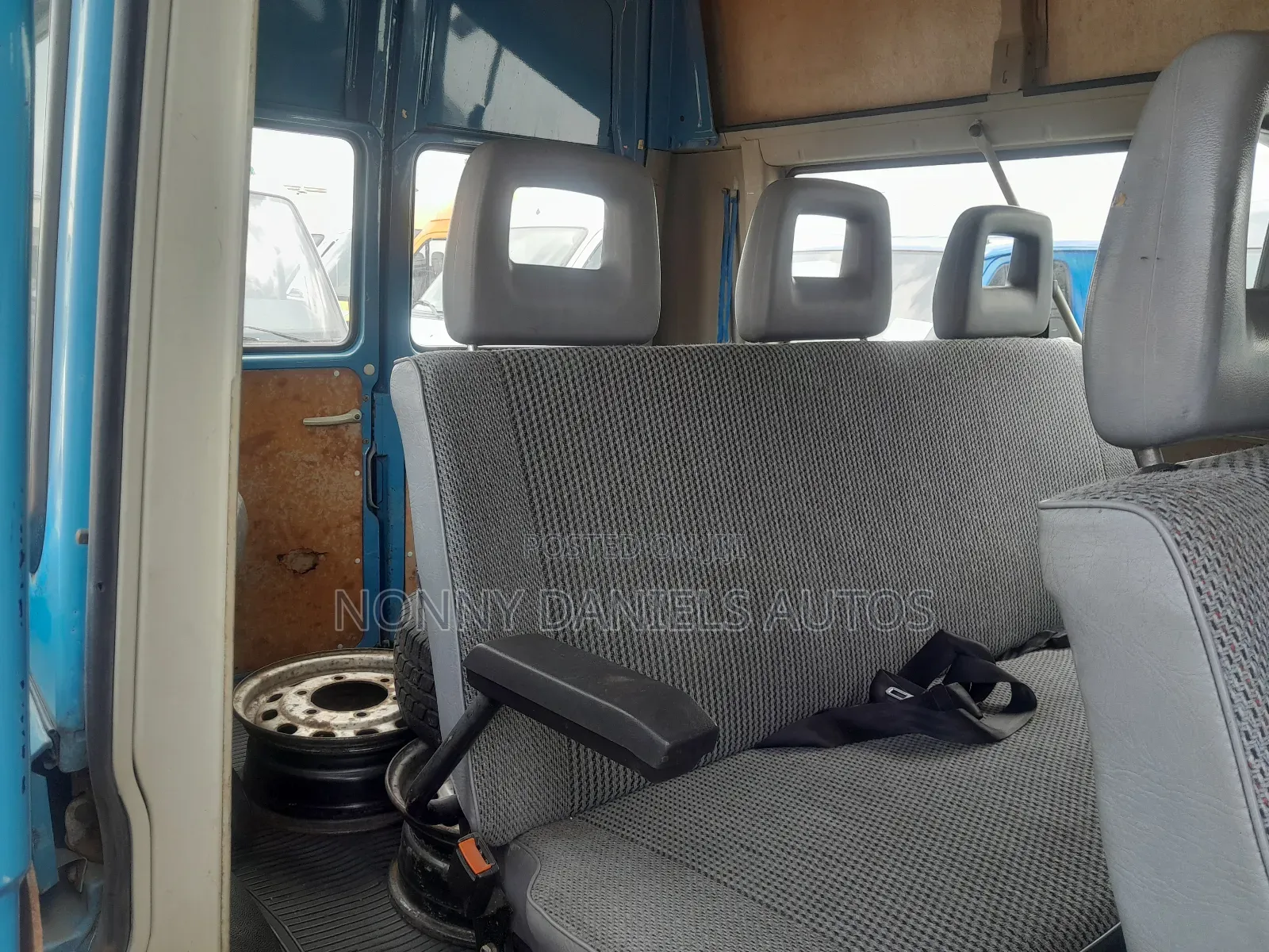 Volkswagen LT 2000 Blue