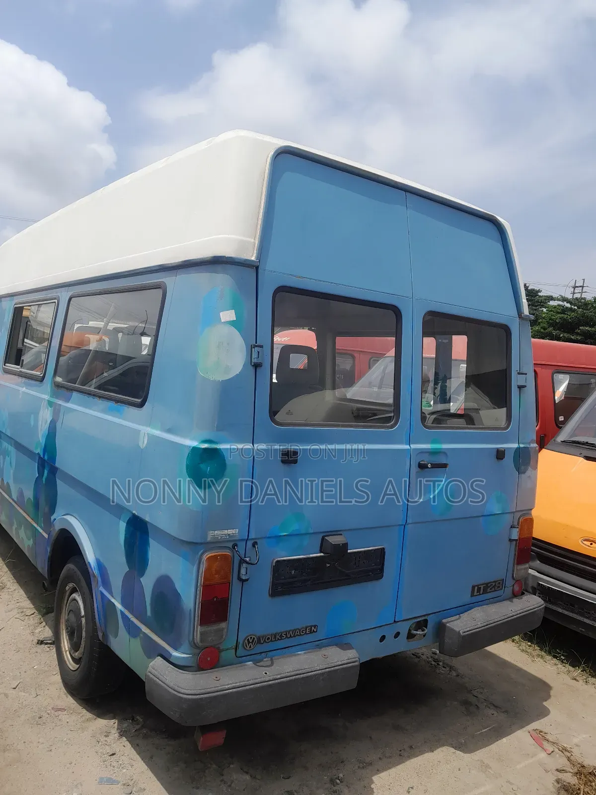 Volkswagen LT 2000 Blue