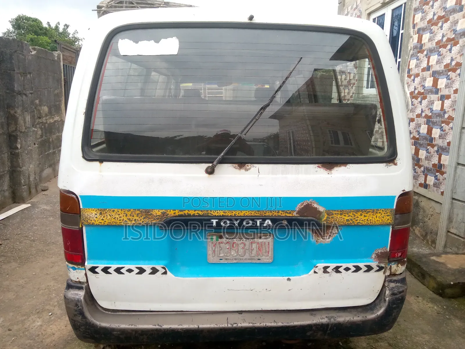 Toyota HiAce 2010