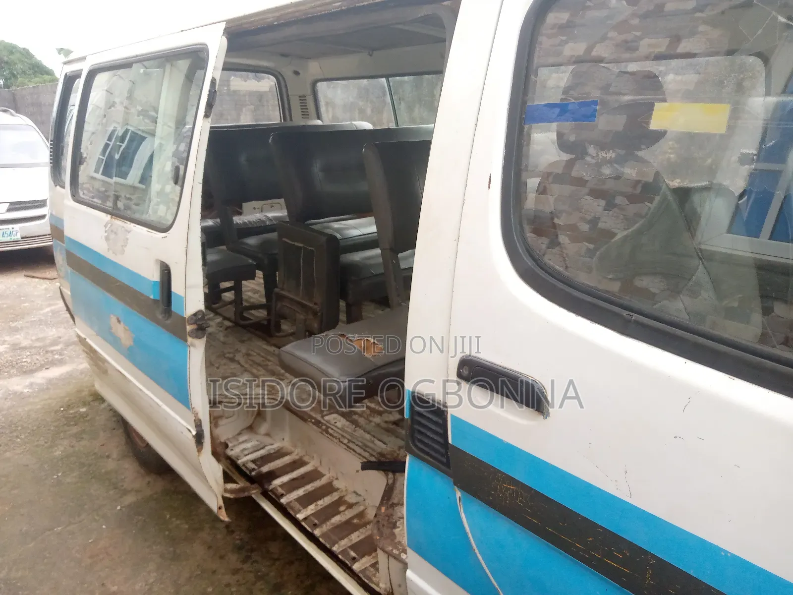 Toyota HiAce 2010