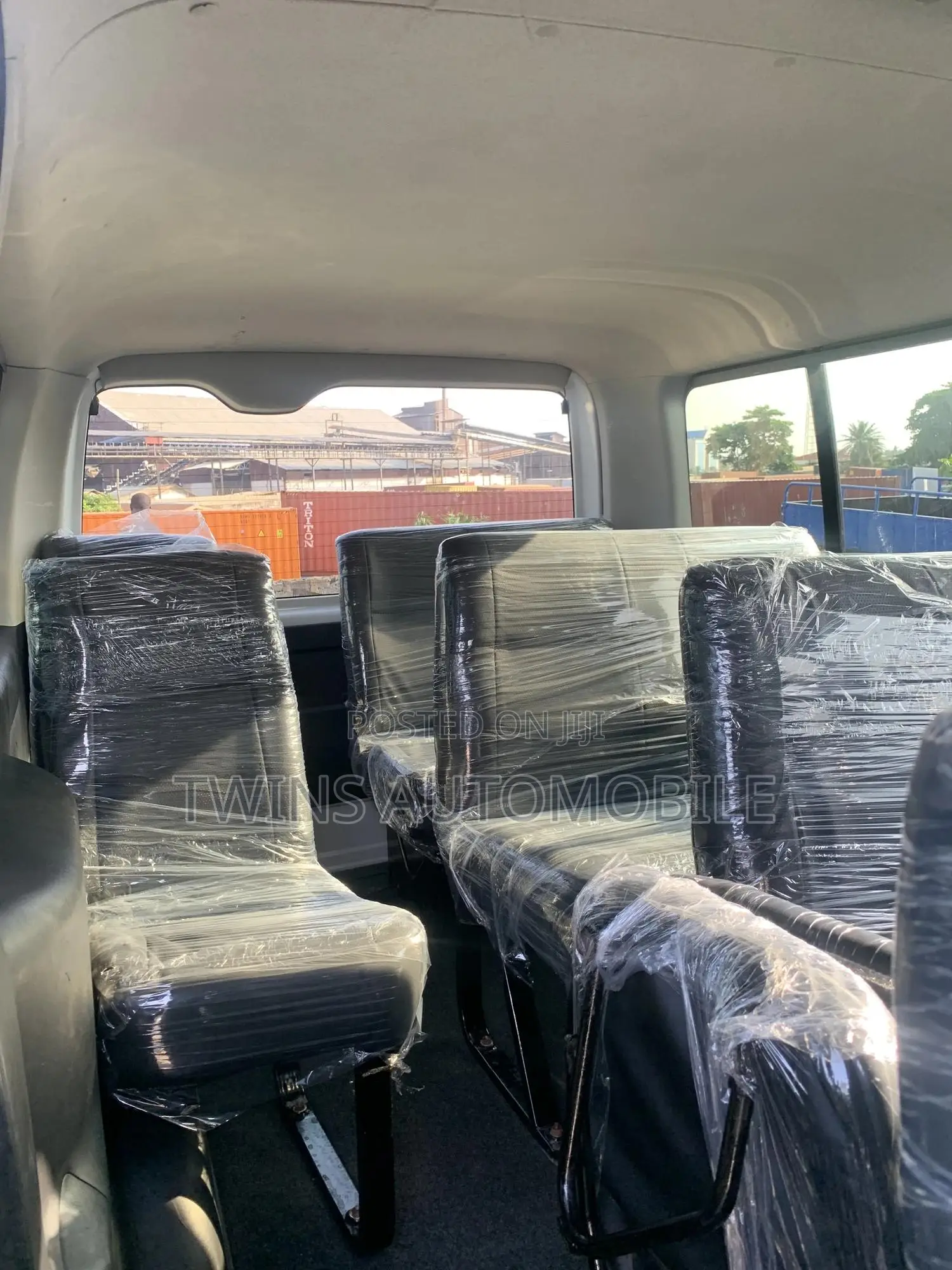 Toyota HiAce 2013 White