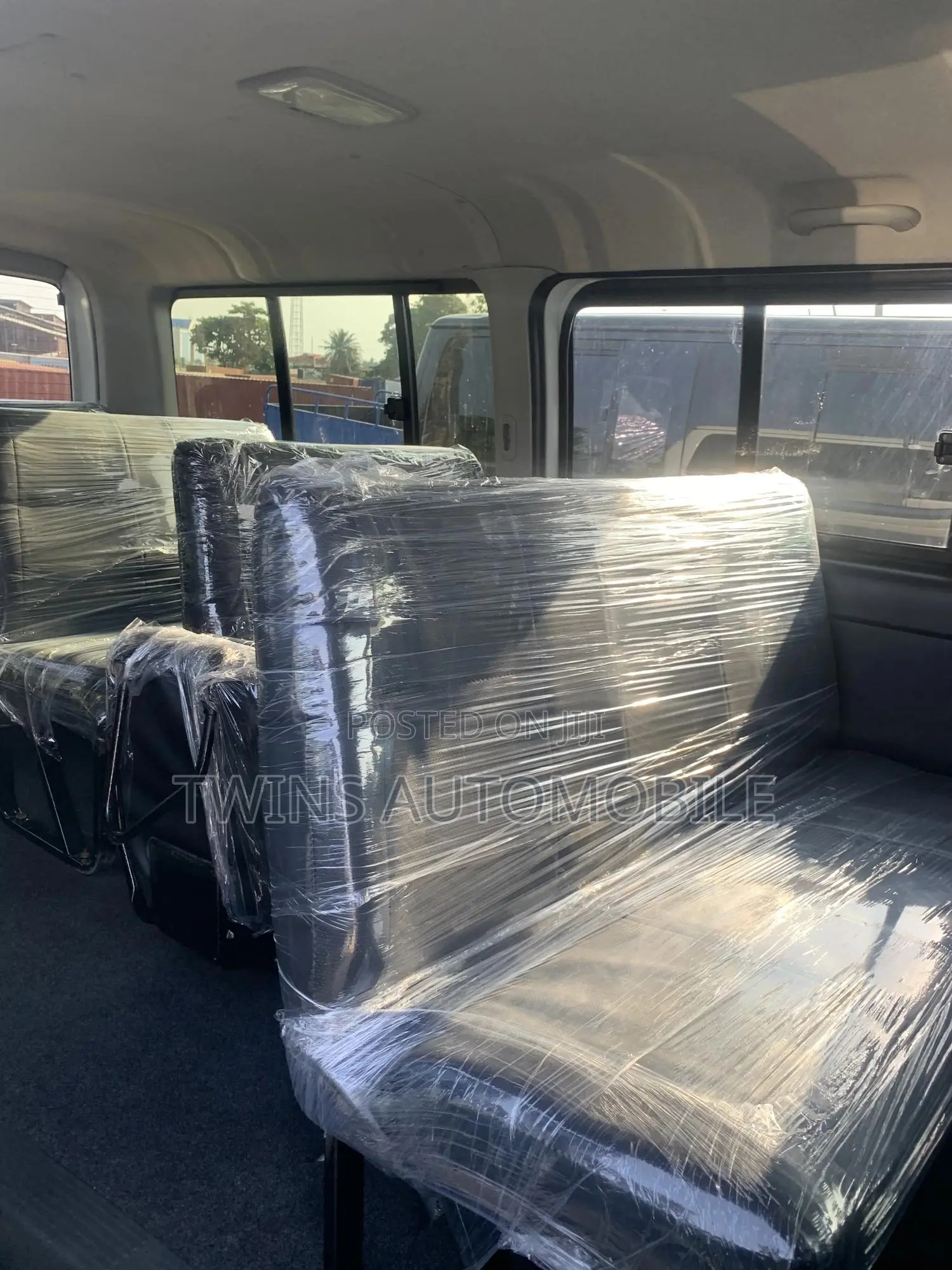 Toyota HiAce 2013 White