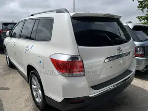 Toyota Highlander Limited 2012 White