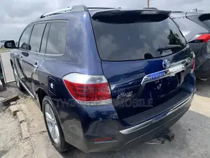 Toyota Highlander Limited 3.5l 4WD 2013 Blue