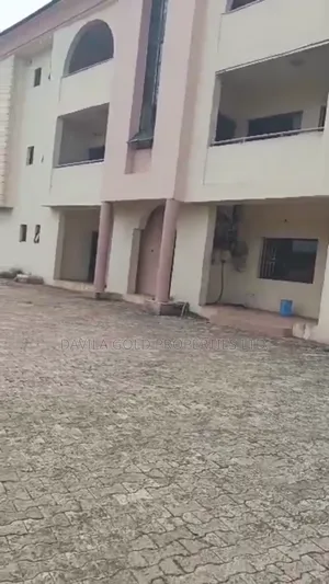 18bdrm Block of Flats in Benin City for rent