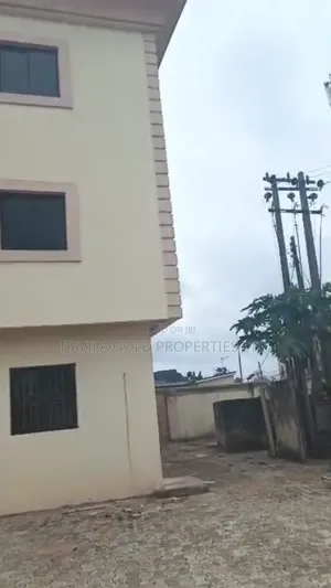 18bdrm Block of Flats in Benin City for rent