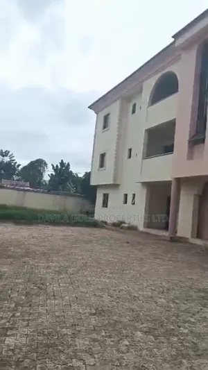 18bdrm Block of Flats in Benin City for rent