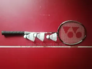 Badminton Racquet With Free Shuttle Cork