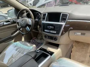 Mercedes-Benz M Class ML350 4dr SUV (3.5L 6cyl 7A) 2015 Gray