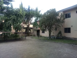 4bdrm Apartment in Wuse 2 for sale